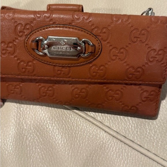 Gucci Tan Leather Embossed Wallet - Picture 2 of 6